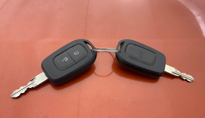 2017 Renault Duster 110 PS RXZ 4X2 AMT DIESEL, Diesel, Automatic, 1,41,803 km, Key Close Up