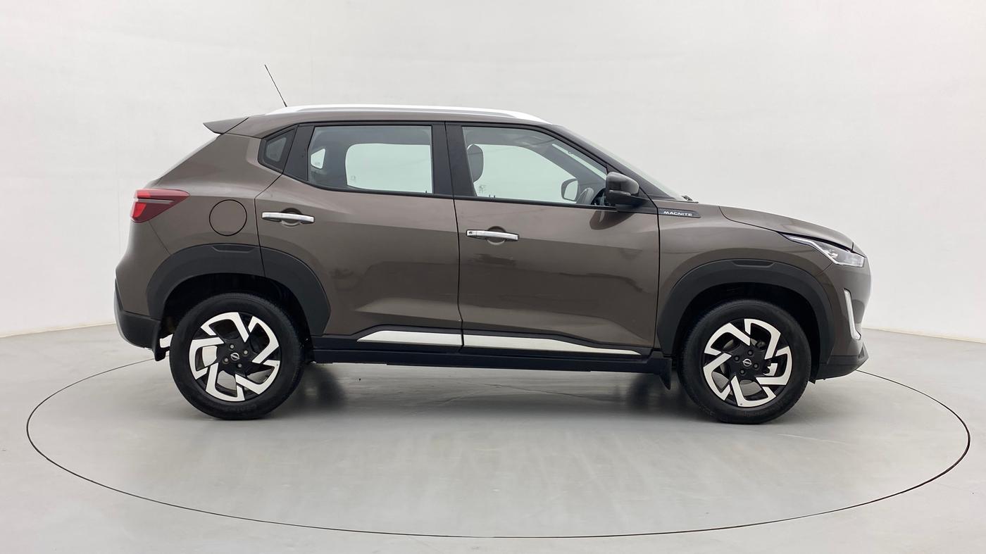 2022 Nissan MAGNITE XV TURBO CVT, Petrol, Automatic, 13,040 km, Right Side View