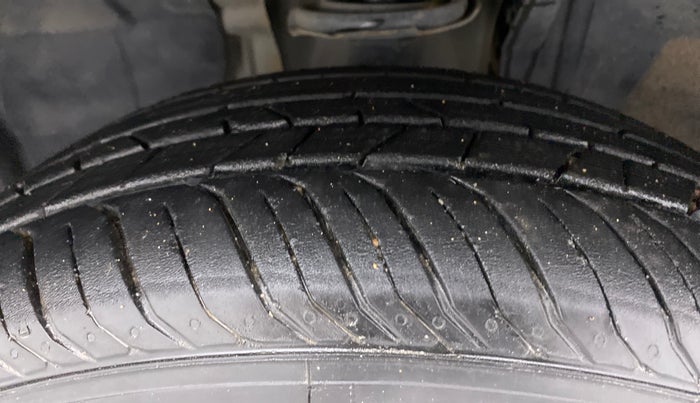2022 Nissan MAGNITE XV TURBO CVT, Petrol, Automatic, 13,040 km, Left Front Tyre Tread