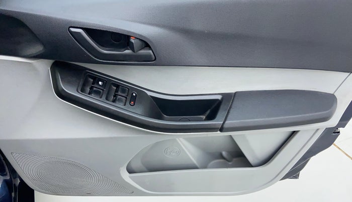 2022 Tata Tiago XT CNG, CNG, Manual, 50,120 km, Driver Side Door Panels Control