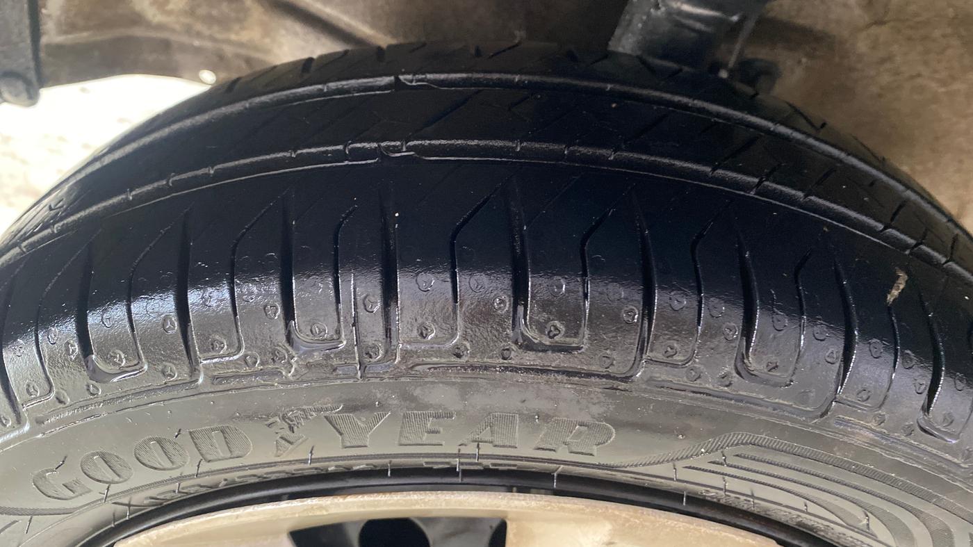 2014 Maruti Wagon R 1.0 VXI, Petrol, Manual, 22,944 km, Left Front Tyre Tread