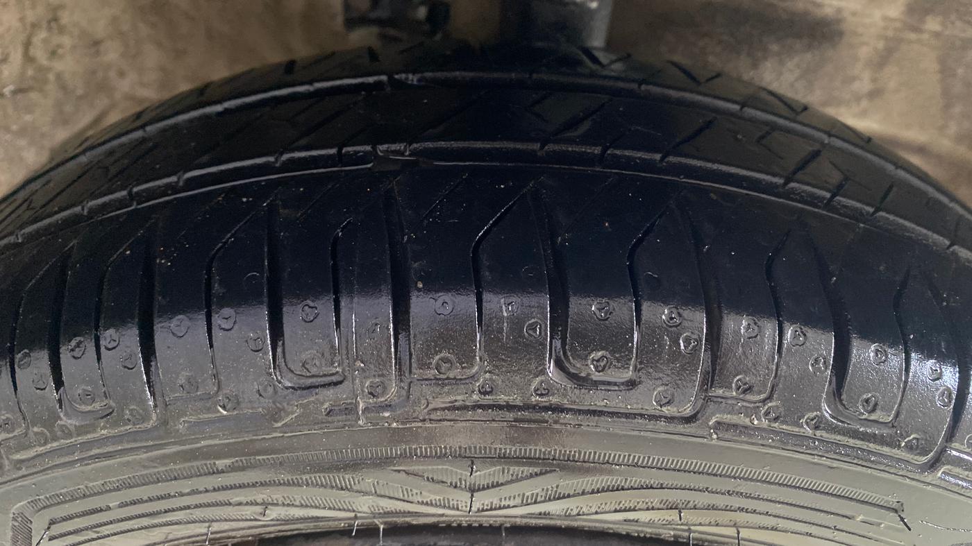 2014 Maruti Wagon R 1.0 VXI, Petrol, Manual, 22,944 km, Right Front Tyre Tread