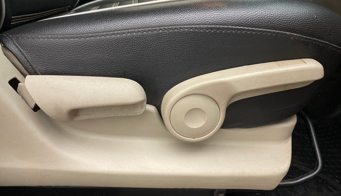 2019 Maruti Celerio ZXI (O), Petrol, Manual, 84,161 km, Driver Side Adjustment Panel