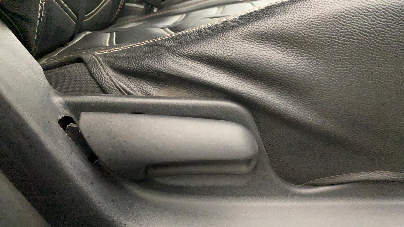 2017 Maruti Swift VXI O, Petrol, Manual, 69,453 km, Driver Side Adjustment Panel