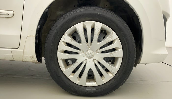 2013 Maruti Ertiga VXI, Petrol, Manual, 24,311 km, Right Front Wheel