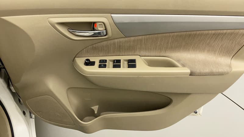 2013 Maruti Ertiga VXI, Petrol, Manual, 24,311 km, Driver Side Door Panels Control