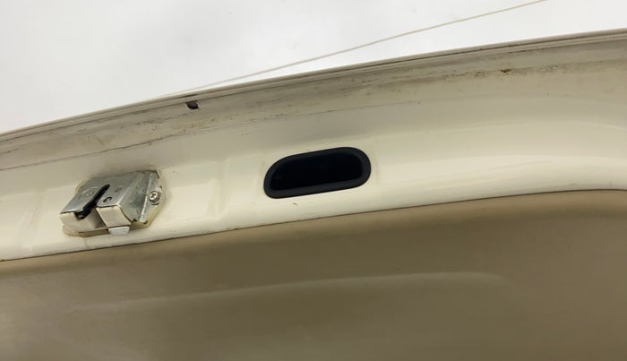 2013 Maruti Ertiga VXI, Petrol, Manual, 24,311 km, Dicky (Boot door) - Slightly rusted