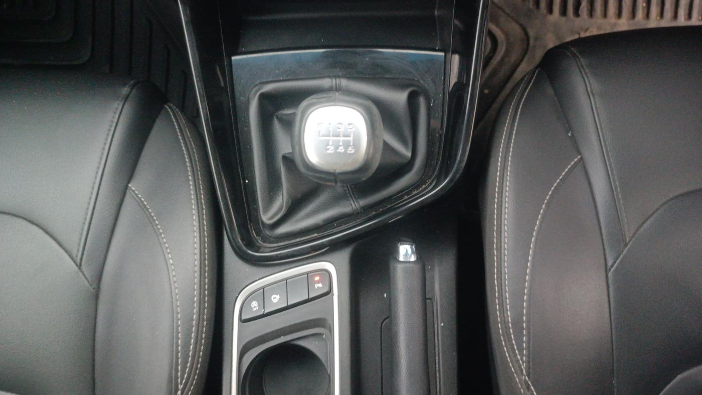 2019 MG HECTOR SHARP HYBRID 1.5 PETROL, Petrol, Manual, 63,312 km, Gear Lever
