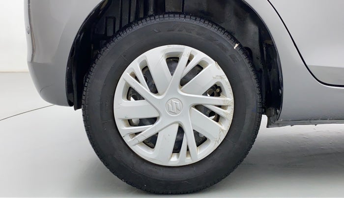 2016 Maruti Swift VXI D, Petrol, Manual, 27,818 km, Right Rear Wheel