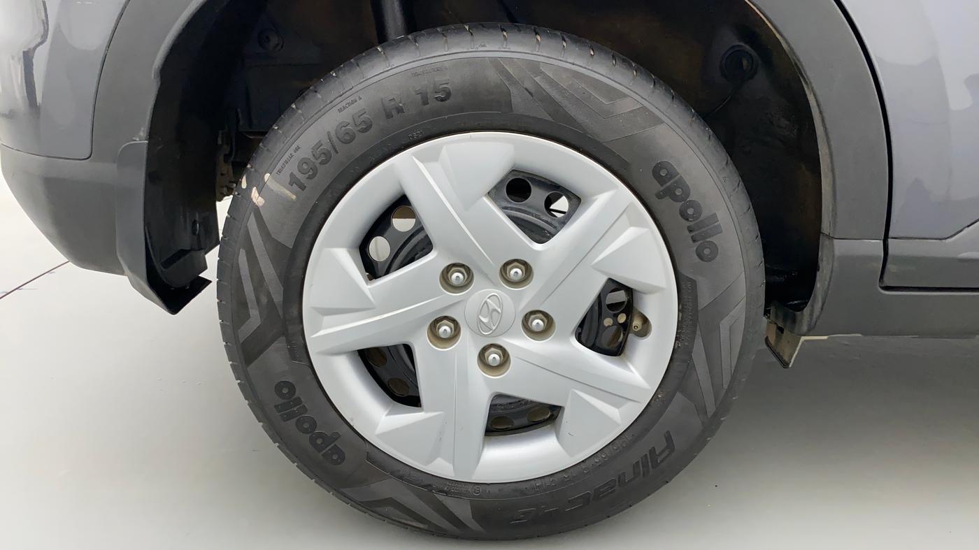 2021 Hyundai VENUE S MT 1.2 KAPPA, Petrol, Manual, 15,822 km, Right Rear Wheel