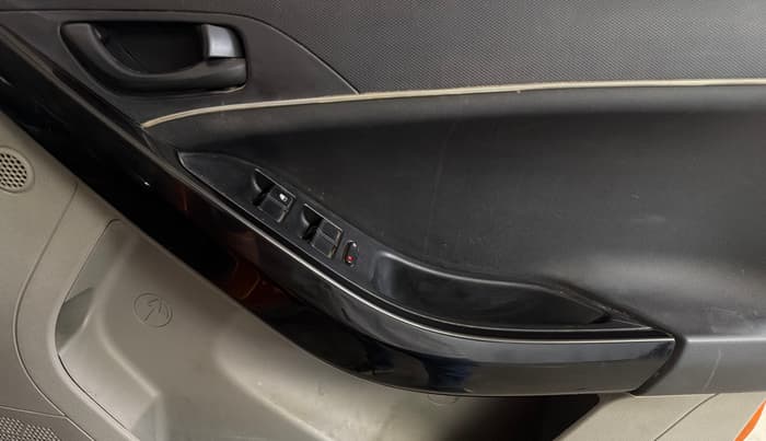 2019 Tata NEXON XM PETROL, Petrol, Manual, 94,911 km, Driver Side Door Panels Control
