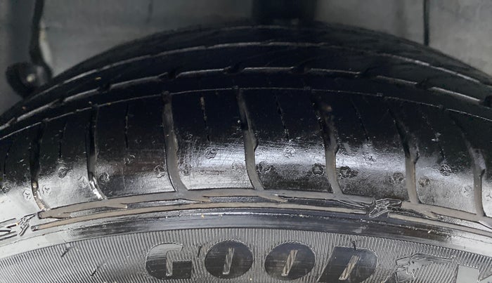 2020 Hyundai AURA SX+ AT, Petrol, Automatic, 16,013 km, Right Rear Tyre Tread