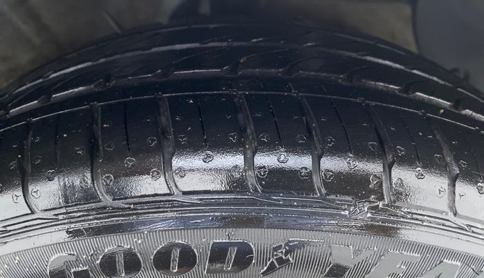 2020 Hyundai AURA SX+ AT, Petrol, Automatic, 16,013 km, Right Front Tyre Tread