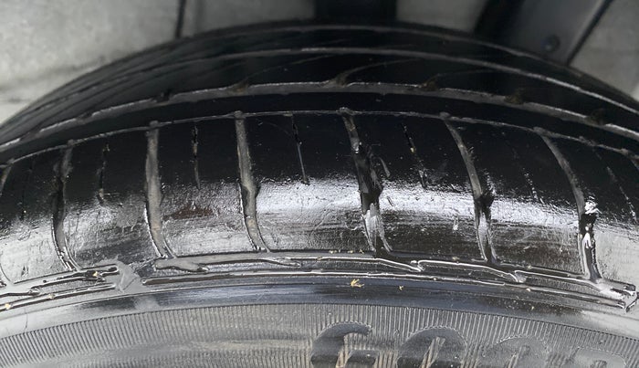 2020 Hyundai AURA SX+ AT, Petrol, Automatic, 16,013 km, Left Rear Tyre Tread