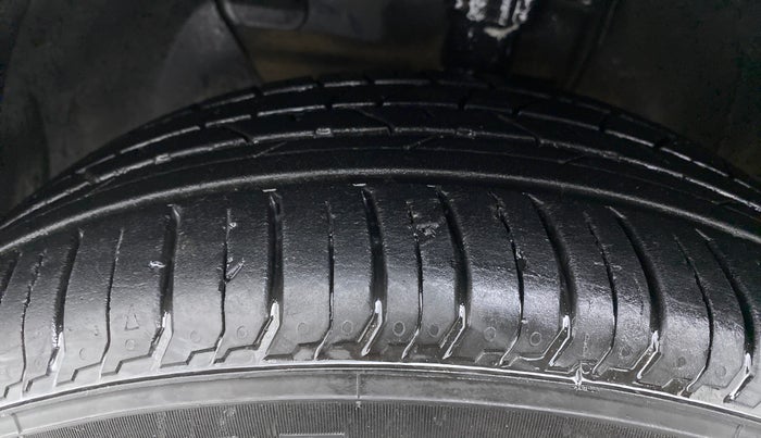 2021 Hyundai NEW I20 SPORTZ 1.2 MT, Petrol, Manual, 10,721 km, Left Front Tyre Tread