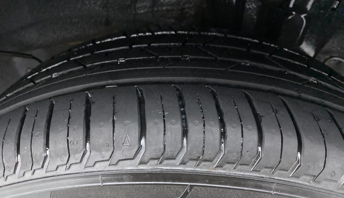 2021 Hyundai NEW I20 SPORTZ 1.2 MT, Petrol, Manual, 10,721 km, Left Rear Tyre Tread