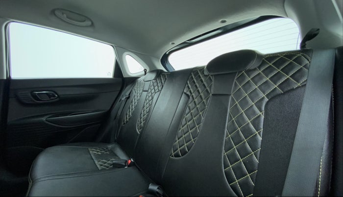 2021 Hyundai NEW I20 SPORTZ 1.2 MT, Petrol, Manual, 10,721 km, Right Side Rear Door Cabin