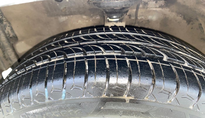2015 Maruti Wagon R 1.0 VXI, Petrol, Manual, 30,120 km, Left Front Tyre Tread