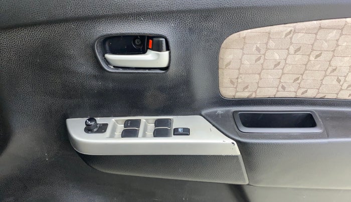 2015 Maruti Wagon R 1.0 VXI, Petrol, Manual, 30,120 km, Driver Side Door Panels Control