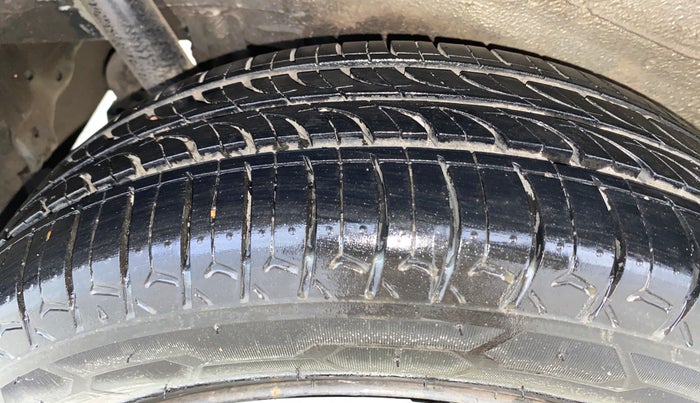2015 Maruti Wagon R 1.0 VXI, Petrol, Manual, 30,120 km, Right Rear Tyre Tread