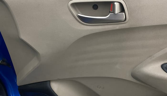 2018 Hyundai NEW SANTRO SPORTZ CNG, CNG, Manual, 84,833 km, Driver Side Door Panels Control