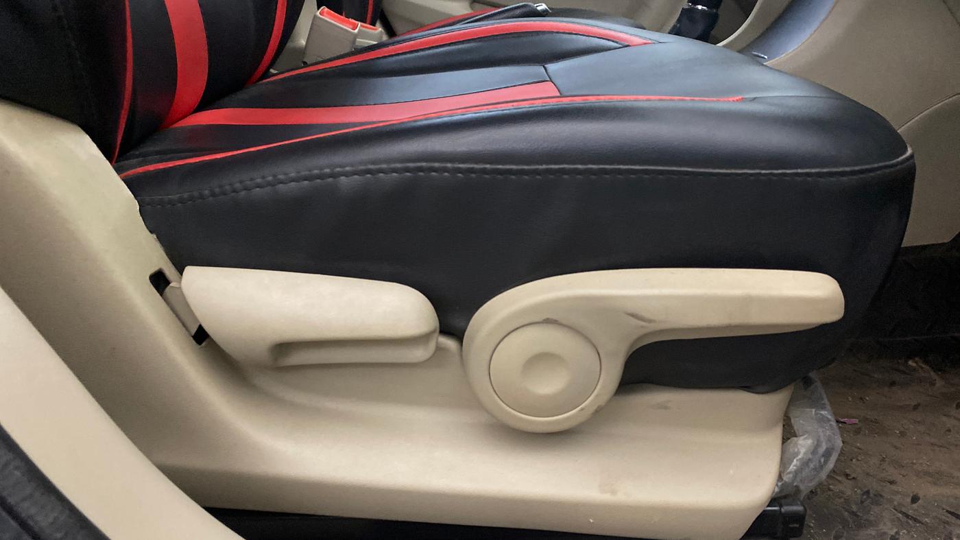 2022 Maruti Ciaz ZETA AT 1.5  SHVS PETROL, Petrol, Automatic, 40,825 km, Driver Side Adjustment Panel