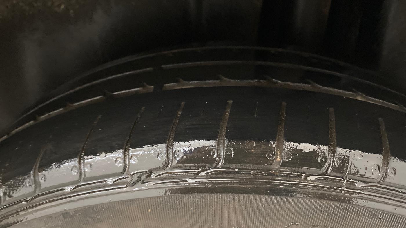 2022 Maruti Ciaz ZETA AT 1.5  SHVS PETROL, Petrol, Automatic, 40,825 km, Left Rear Tyre Tread