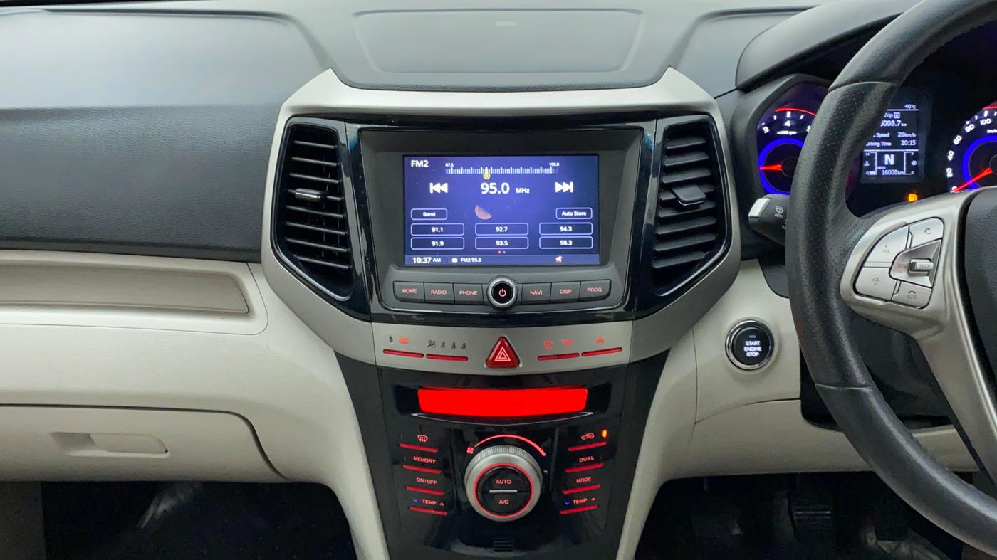 2019 Mahindra XUV300 1.2 W8 OPT, Petrol, Manual, 16,126 km, Air Conditioner