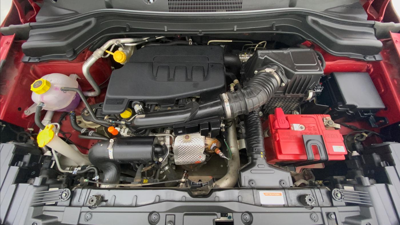 2019 Mahindra XUV300 1.2 W8 OPT, Petrol, Manual, 16,126 km, Open Bonet