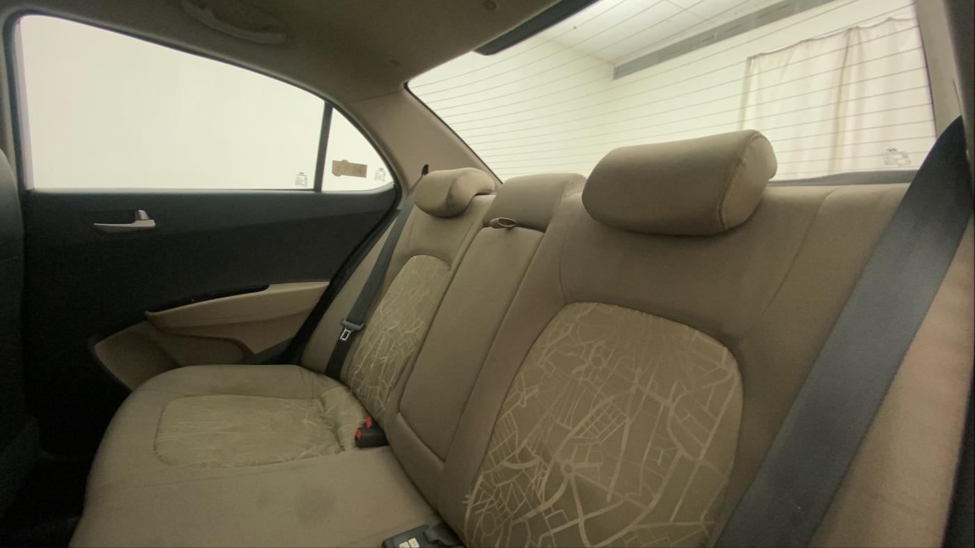 2015 Hyundai Xcent SX AT 1.2 (O), Petrol, Automatic, 49,821 km, Right Side Rear Door Cabin