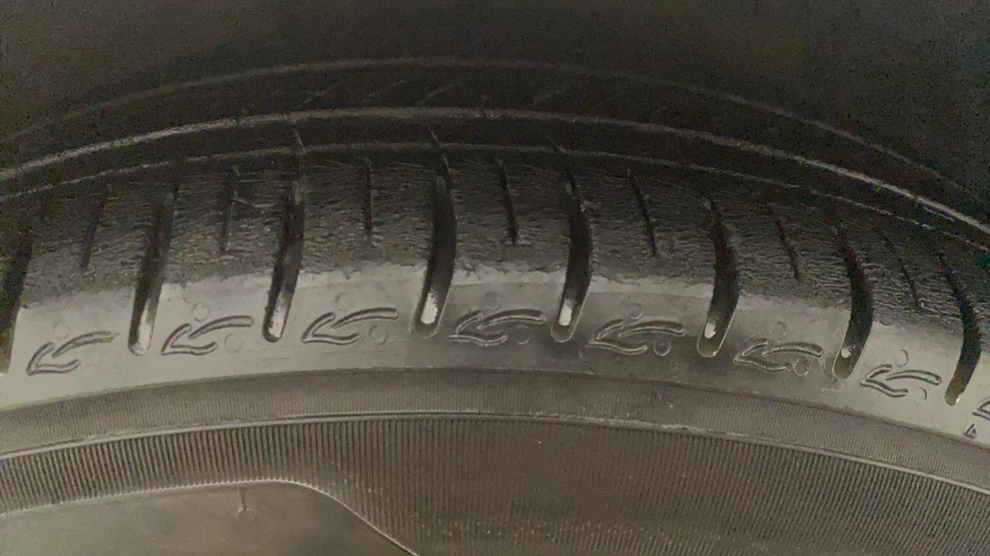 2015 Hyundai Xcent SX AT 1.2 (O), Petrol, Automatic, 49,821 km, Right Front Tyre Tread
