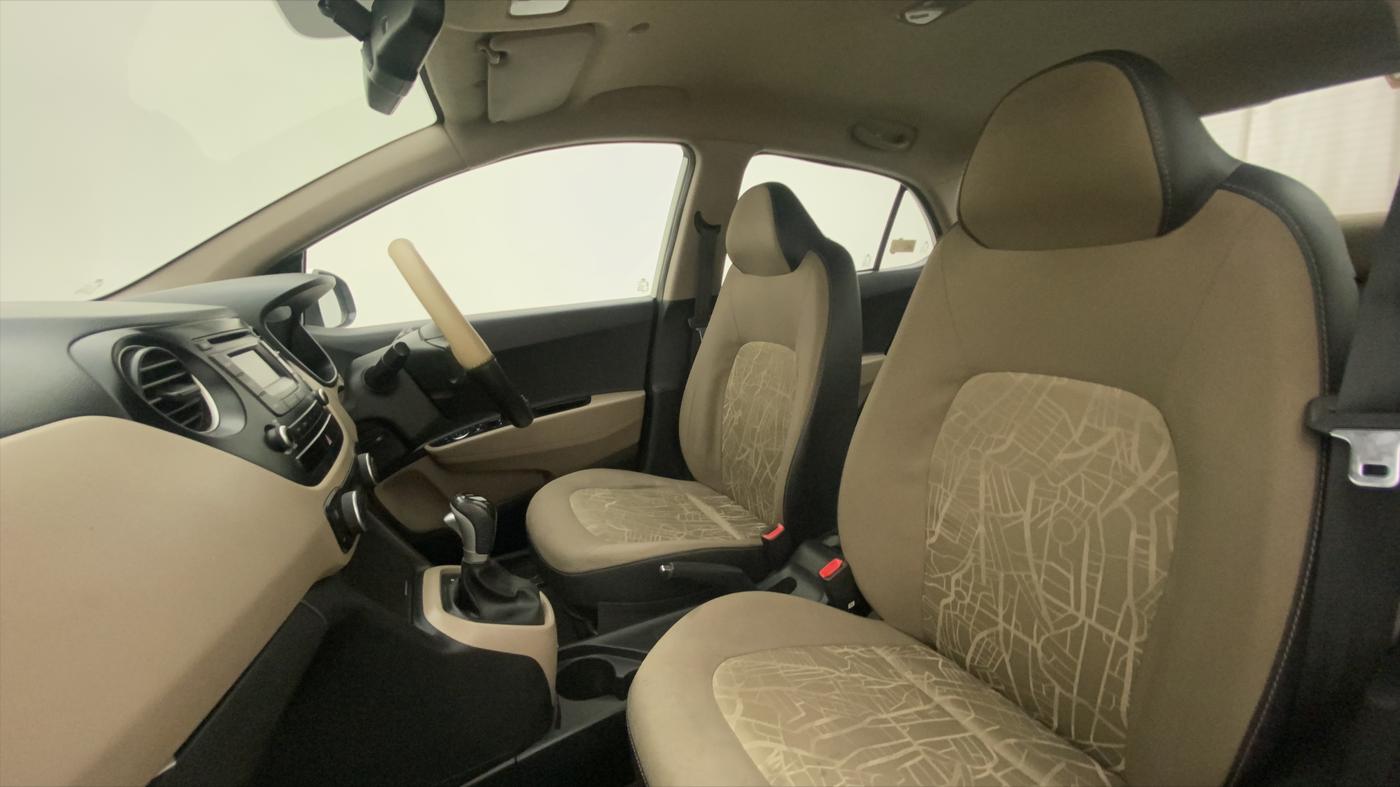 2015 Hyundai Xcent SX AT 1.2 (O), Petrol, Automatic, 49,821 km, Right Side Front Door Cabin