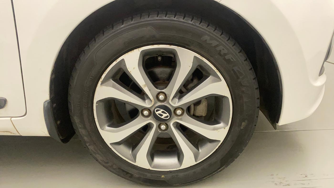 2015 Hyundai Xcent SX AT 1.2 (O), Petrol, Automatic, 49,821 km, Right Front Wheel
