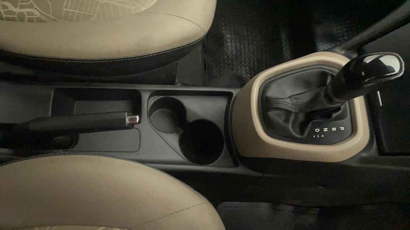 2015 Hyundai Xcent SX AT 1.2 (O), Petrol, Automatic, 49,821 km, Gear Lever