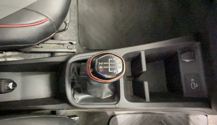 2021 Renault Kwid CLIMBER 1.0 (O), Petrol, Manual, 54,105 km, Gear Lever