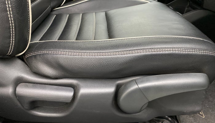 2017 Honda Jazz 1.2 V AT, Petrol, Automatic, 30,614 km, Driver Side Adjustment Panel