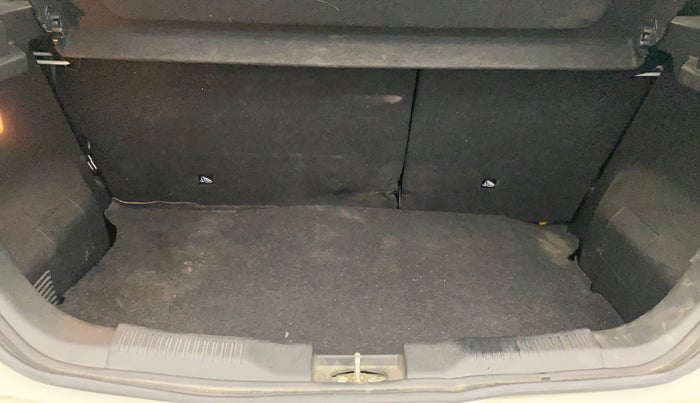 2023 Maruti IGNIS ZETA 1.2, Petrol, Manual, 10,586 km, Boot Inside