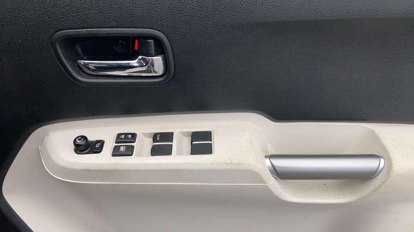 2023 Maruti IGNIS ZETA 1.2, Petrol, Manual, 10,586 km, Driver Side Door Panels Control