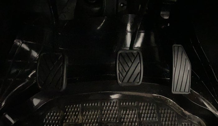 2023 Maruti IGNIS ZETA 1.2, Petrol, Manual, 10,586 km, Pedals