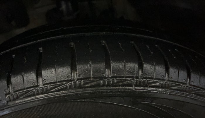 2015 Honda Amaze 1.2L I-VTEC SX, Petrol, Manual, 59,115 km, Left Front Tyre Tread