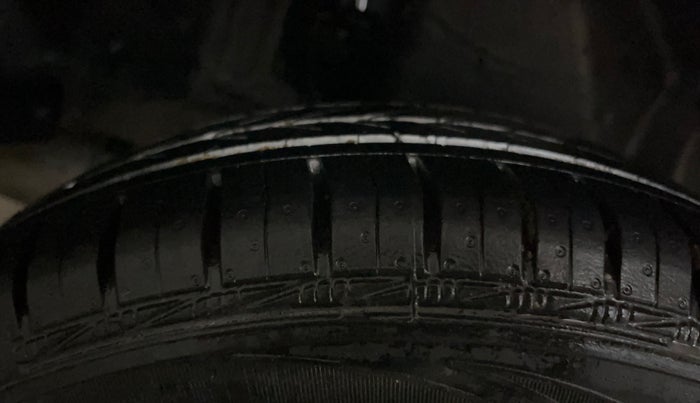 2015 Honda Amaze 1.2L I-VTEC SX, Petrol, Manual, 59,115 km, Right Rear Tyre Tread