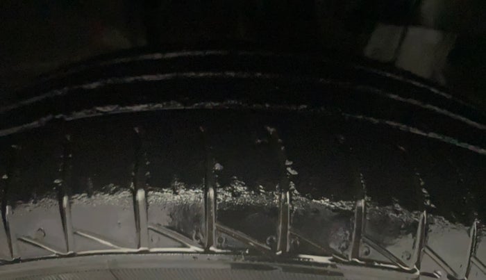 2020 Renault TRIBER RXT, Petrol, Manual, 27,783 km, Right Front Tyre Tread