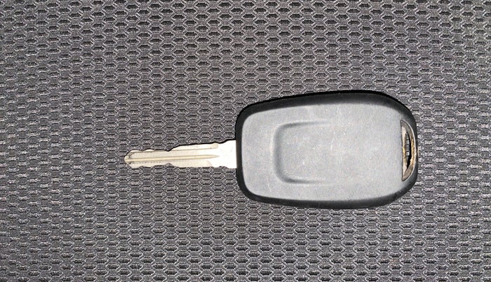 2020 Renault TRIBER RXT, Petrol, Manual, 27,783 km, Key Close Up