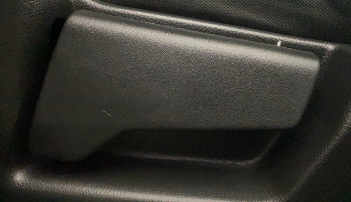 2020 Renault TRIBER RXT, Petrol, Manual, 27,783 km, Driver Side Adjustment Panel