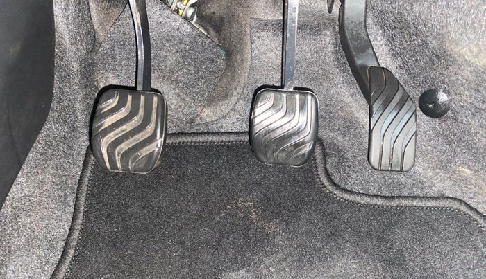 2020 Renault TRIBER RXT, Petrol, Manual, 27,783 km, Pedals