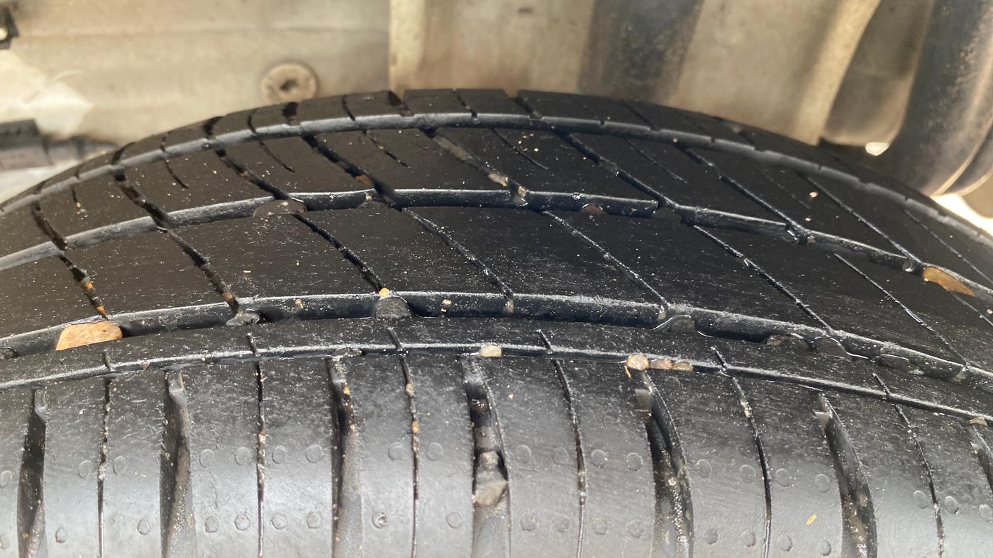 2024 Tata Tiago  XZA Plus CNG, CNG, Automatic, 13,915 km, Left Rear Tyre Tread