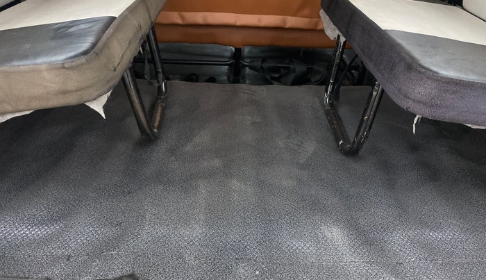 2019 Maruti Eeco 5 STR WITH A/C+HTR, Petrol, Manual, 43,596 km, Boot Inside