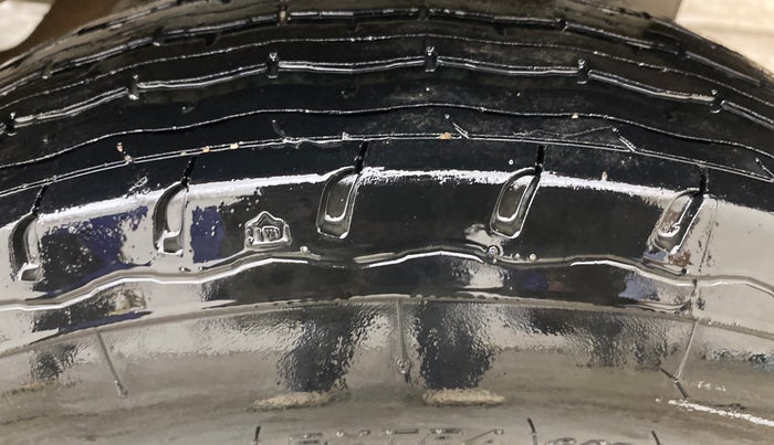 2019 Maruti Eeco 5 STR WITH A/C+HTR, Petrol, Manual, 43,596 km, Left Rear Tyre Tread