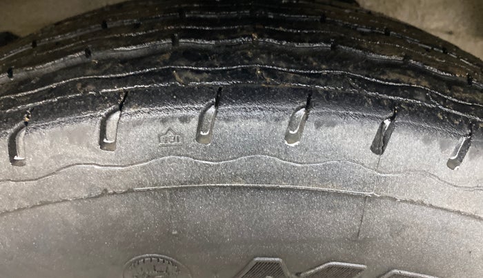 2019 Maruti Eeco 5 STR WITH A/C+HTR, Petrol, Manual, 43,596 km, Right Front Tyre Tread