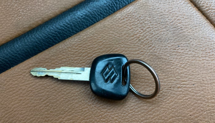 2019 Maruti Eeco 5 STR WITH A/C+HTR, Petrol, Manual, 43,596 km, Key Close Up